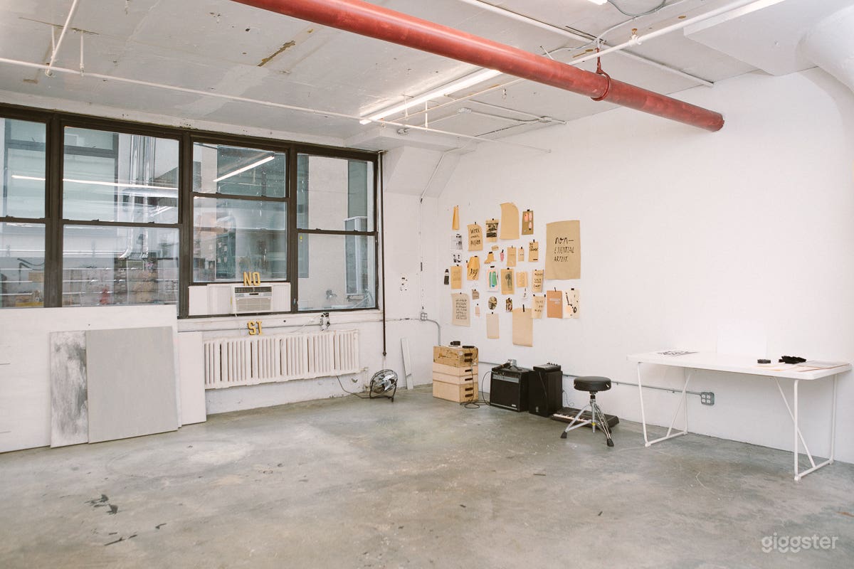 When you walk in, this is the front and right area of the space.