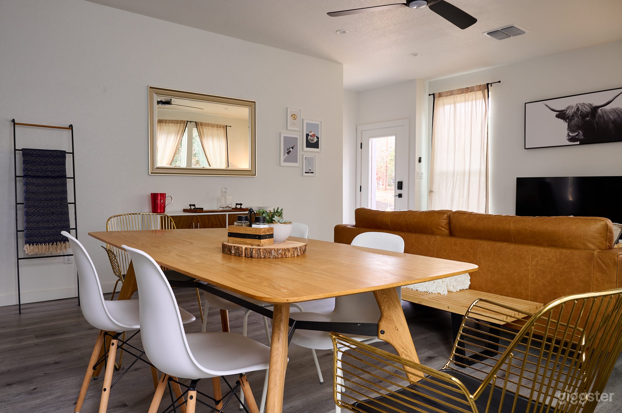 Brand new, modern home close to the lake Photo 3