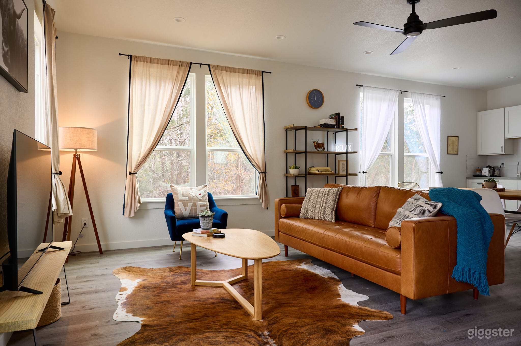 Brand new, modern home close to the lake Photo 1