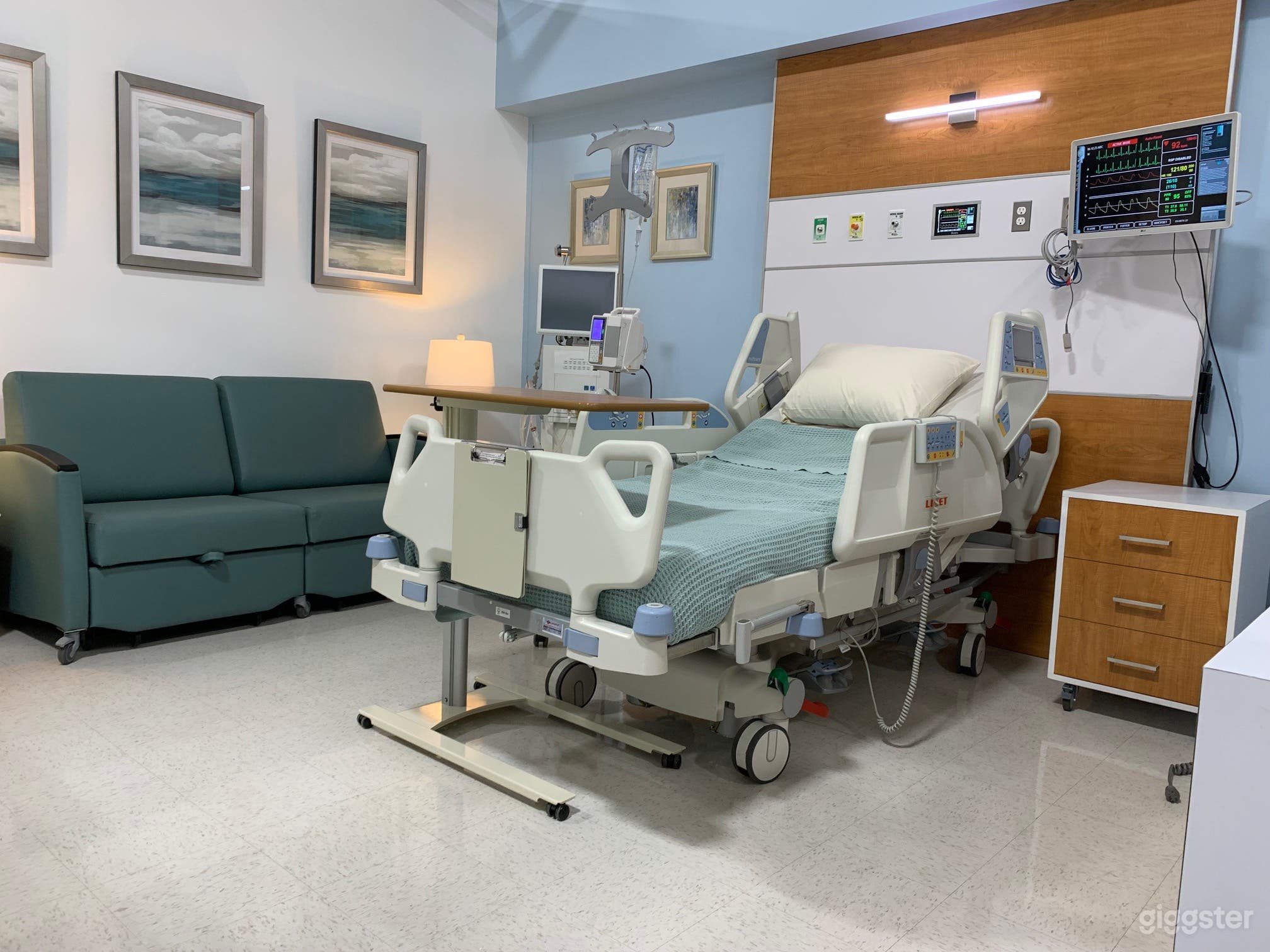 Hospital Room/ ICU