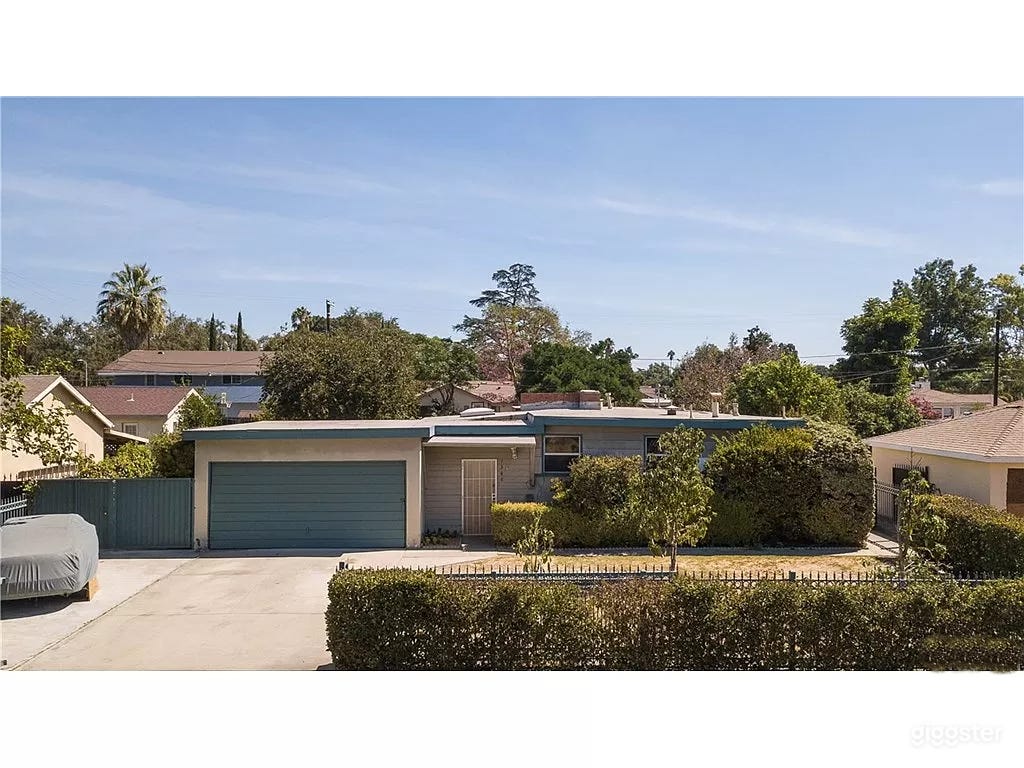 Mid-Modern Late 60's Style House in Reseda Photo 1