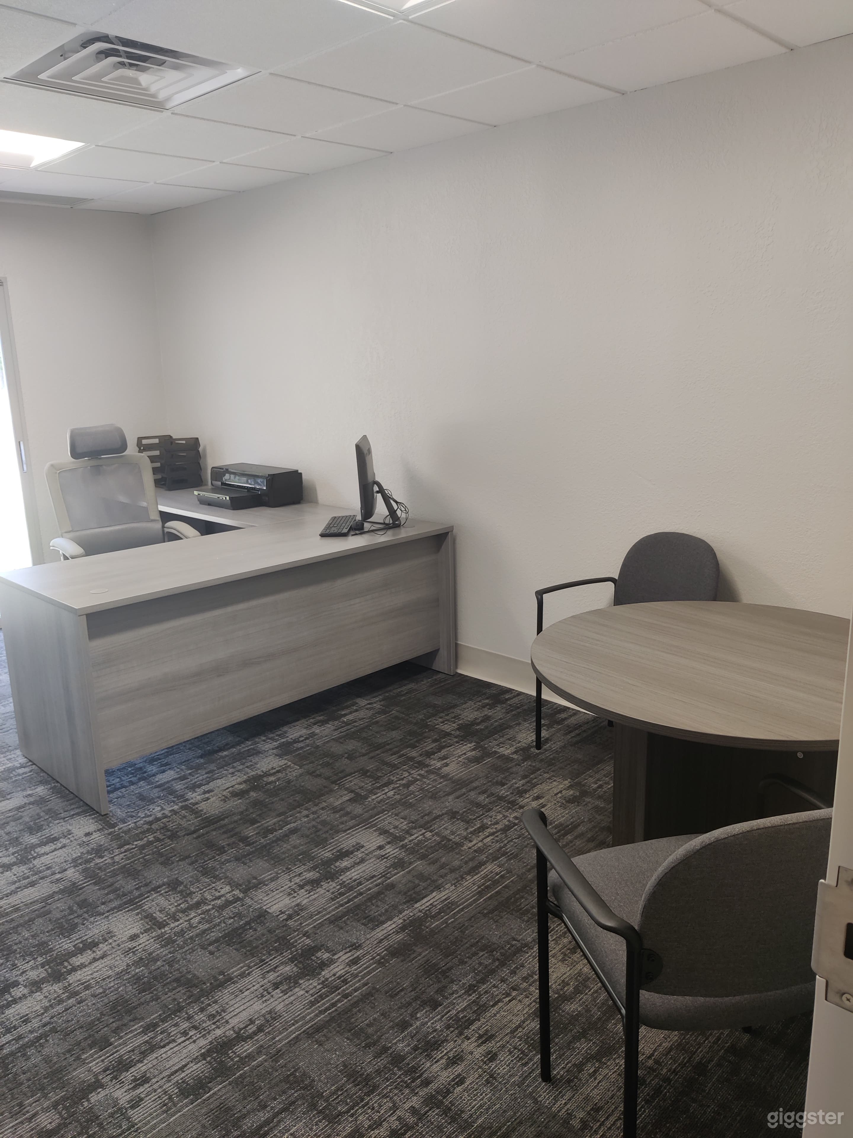 2 Story Building | Office Suites Photo 2