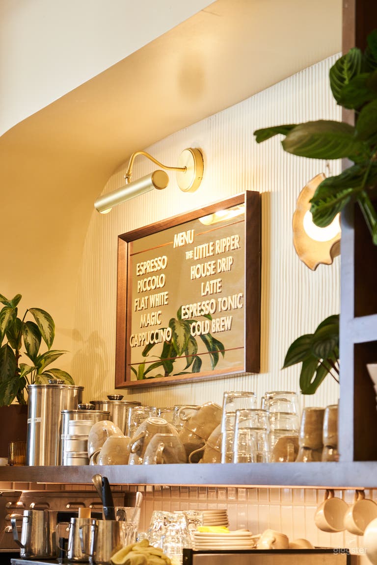  Restaurant/Cafe/ Wine bar 