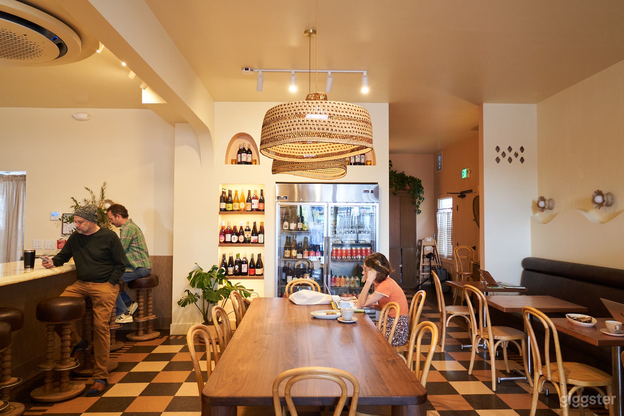 Restaurant/Cafe/ Wine bar Photo 1