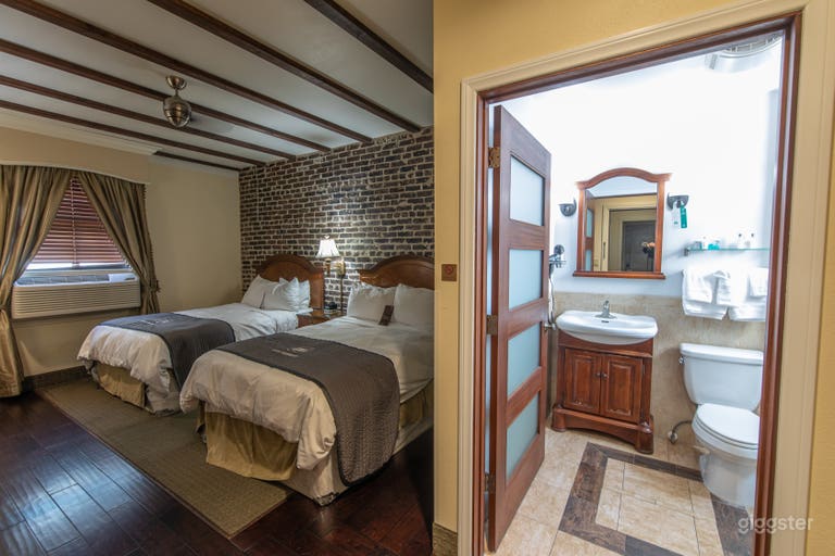  Beautiful one of a kind Hotel in Glendale 