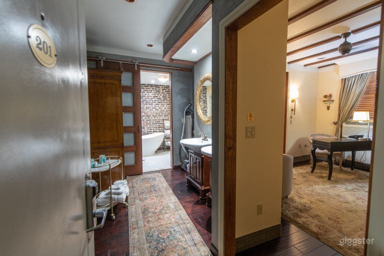  Beautiful one of a kind Hotel in Glendale 