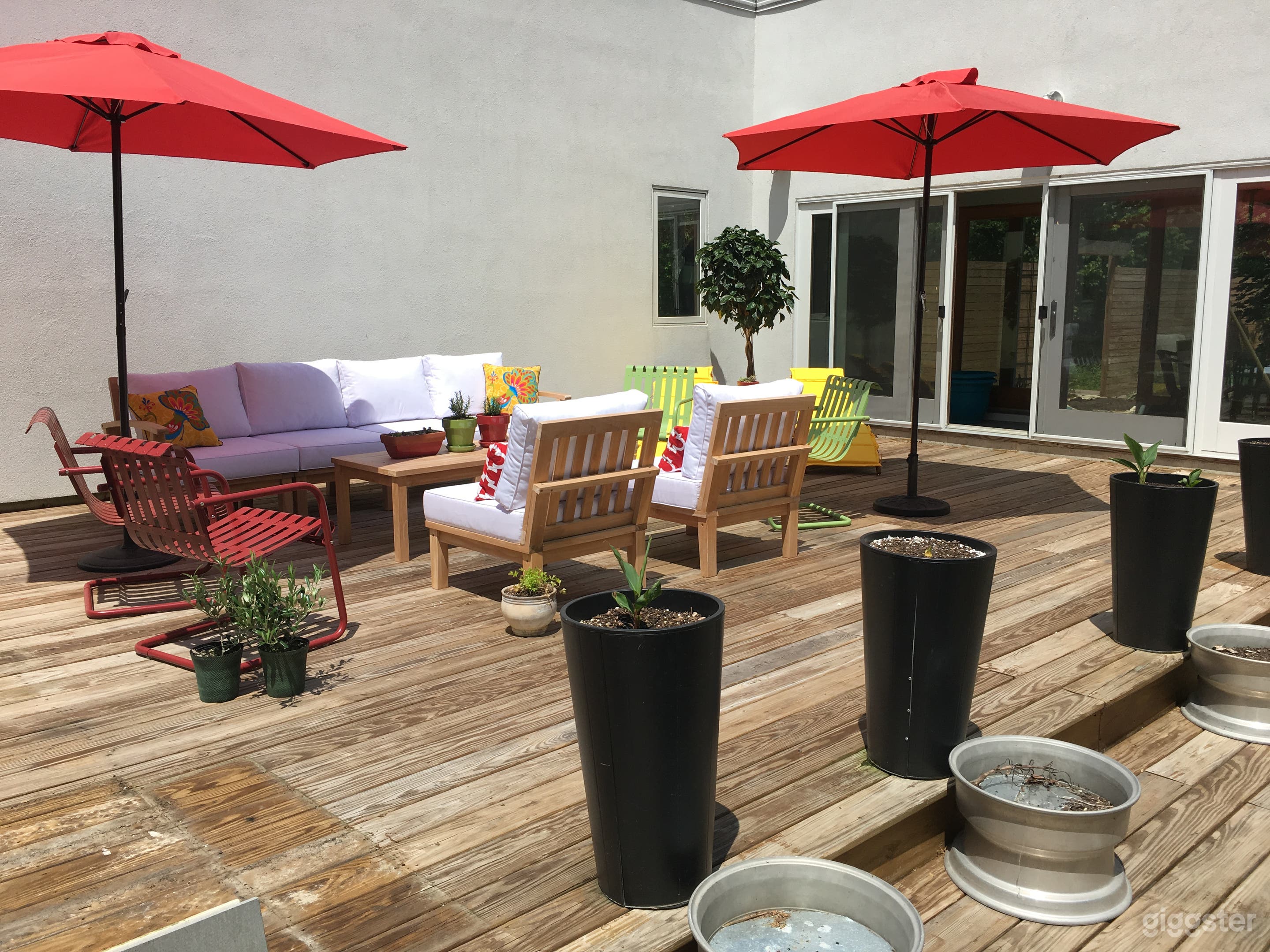 Gourmet Kitchen With Private Patio Photo 3