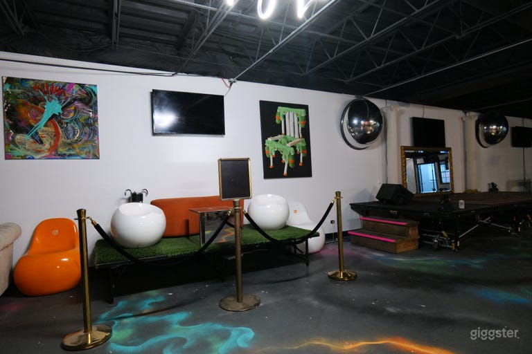  A Versatile Art Gallery and Event Space 
