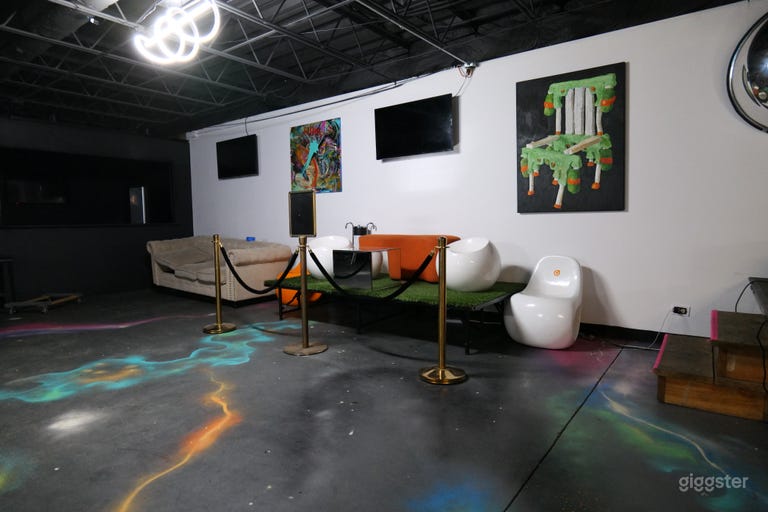  A Versatile Art Gallery and Event Space 