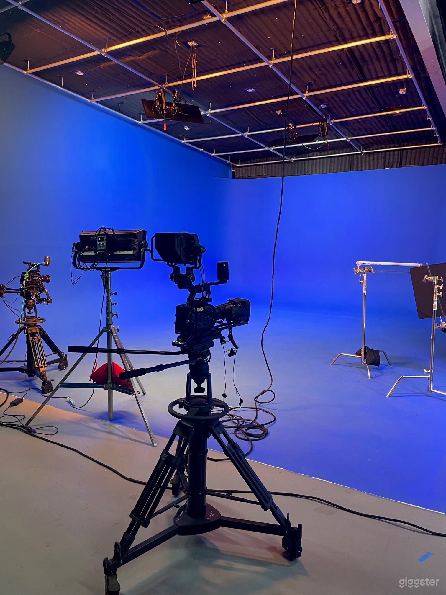 Mutlipule Pre-Lit Sound Stages - Burbank Photo 4