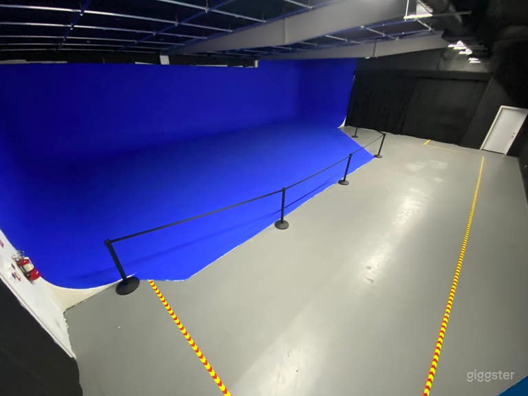  Mutlipule Pre-Lit Sound Stages - Burbank 