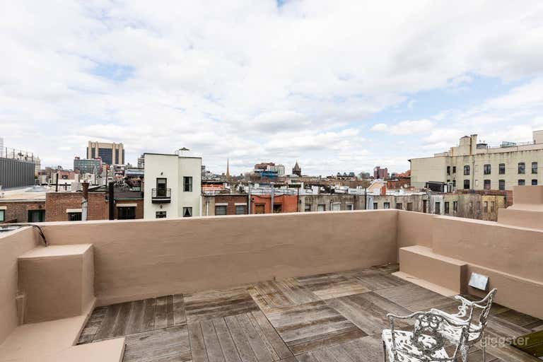  North-facing penthouse patio 