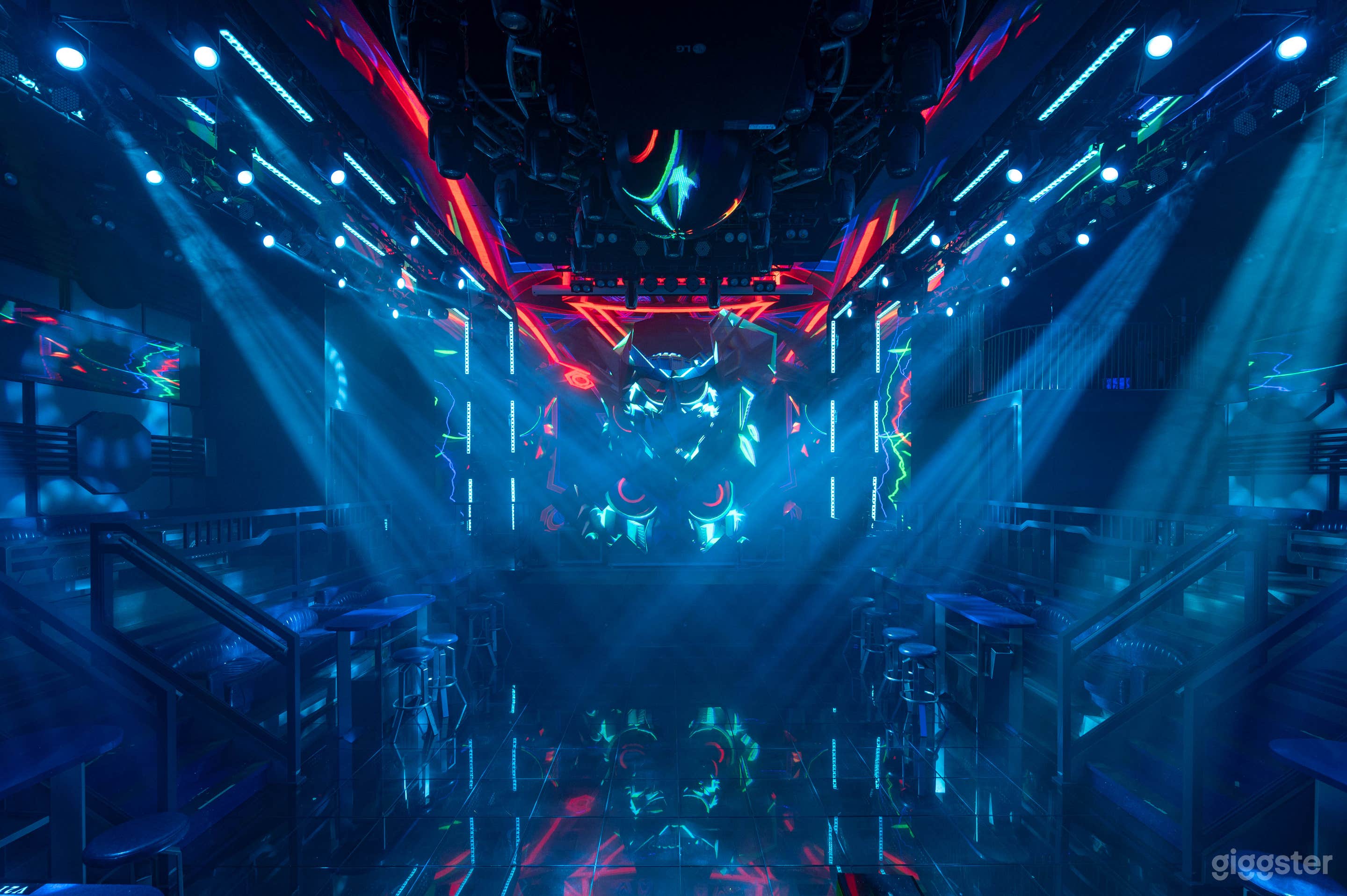 Karaoke &amp; Pub in Richmond Photo 1