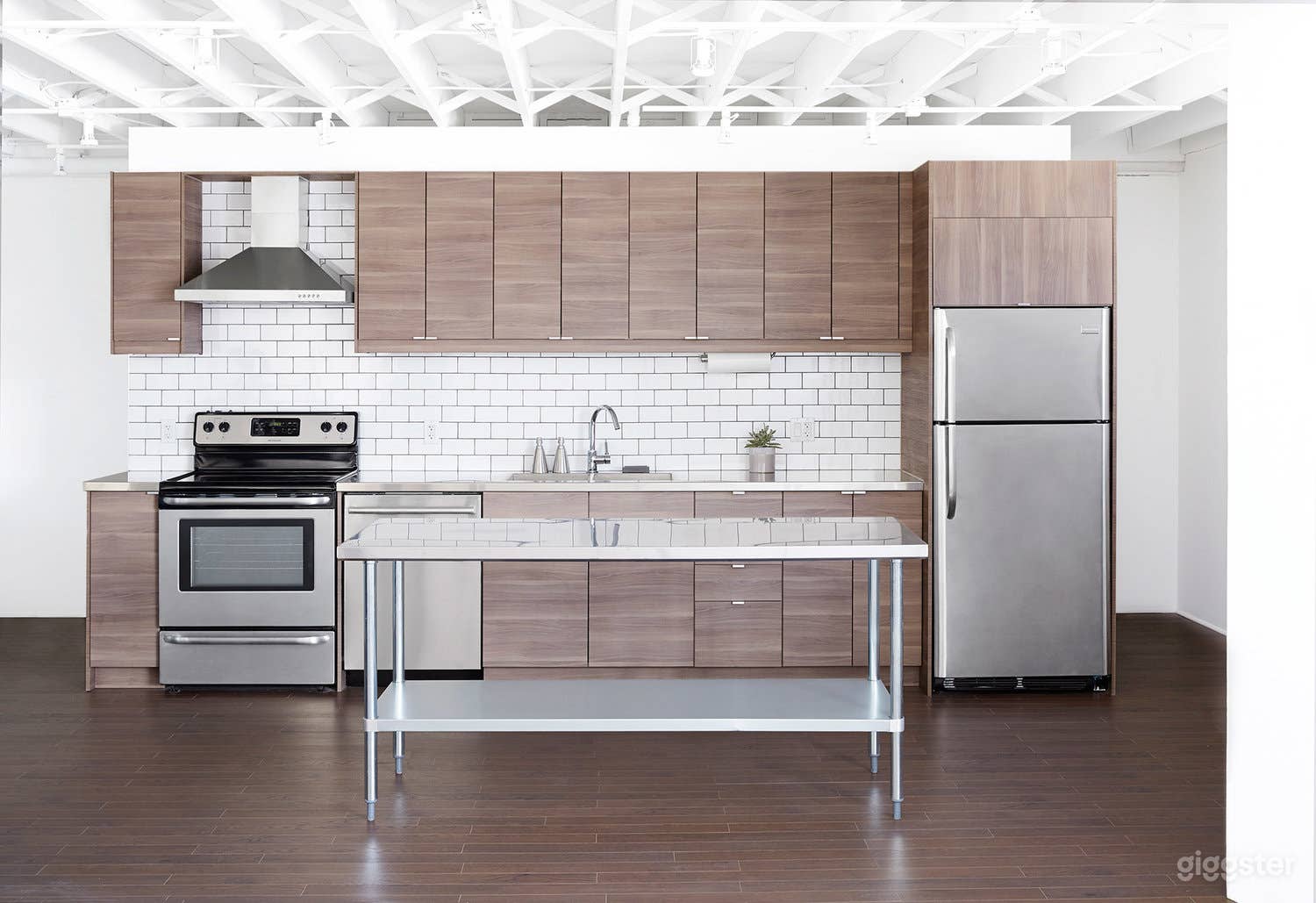 Loft-Style Photo Studio Photo 3