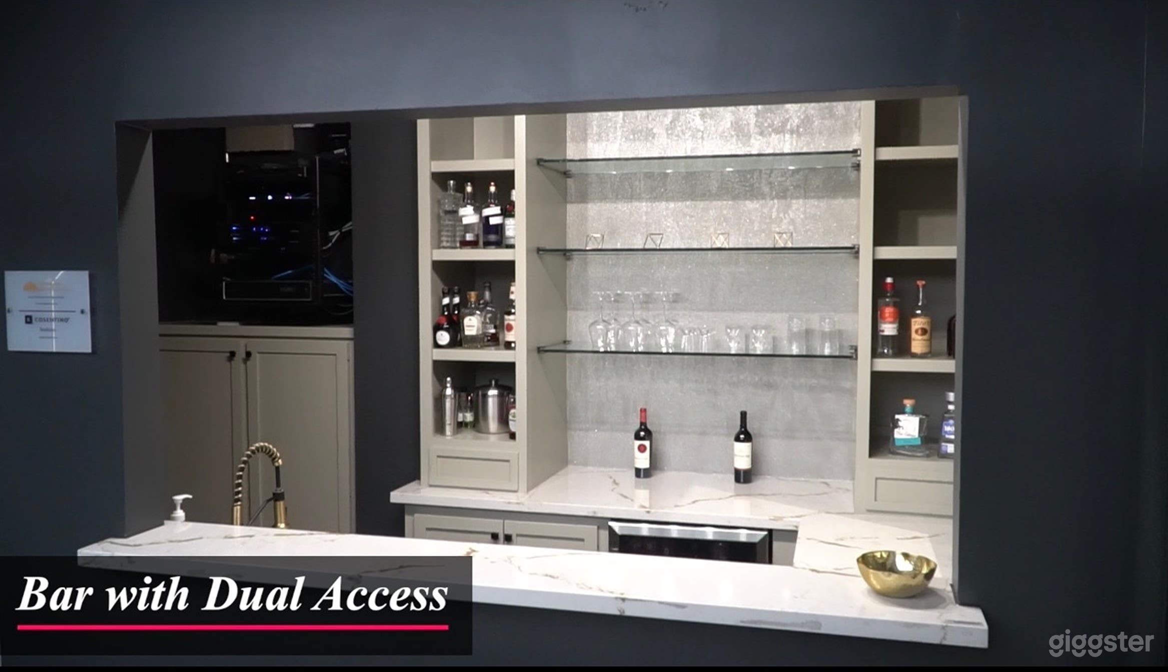Exclusive Bar with Dual Access Photo 1