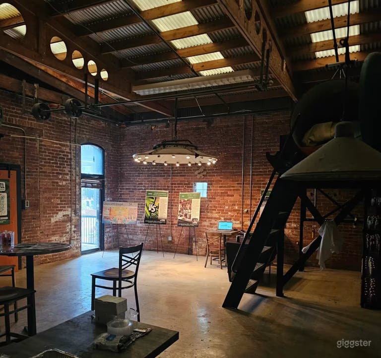  Unique Hideaway Warehouse Space 