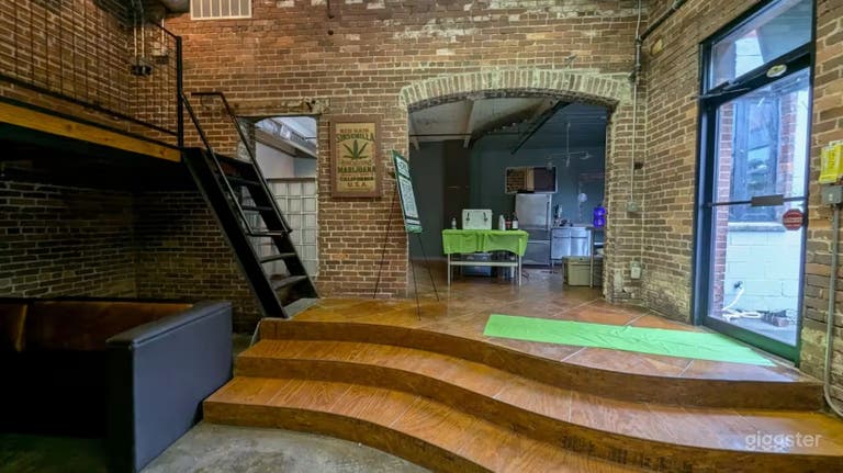  Unique Hideaway Warehouse Space 