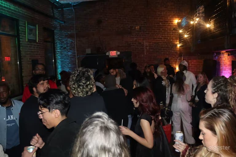  Unique Hideaway Warehouse Space 