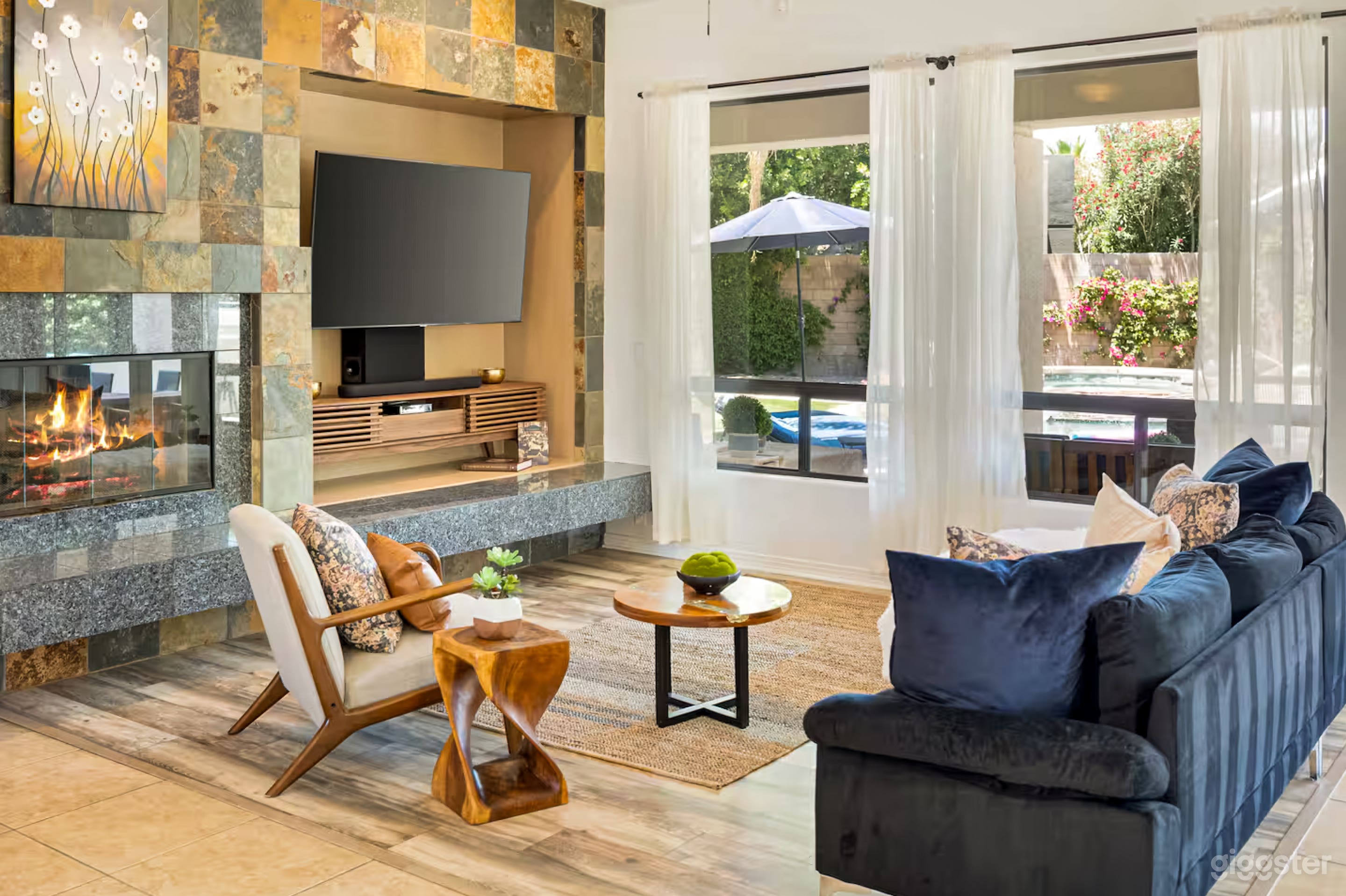 Stylish 3-BR Home w/ Pool & Garden — Light-Filled,Film-Ready Photo 2