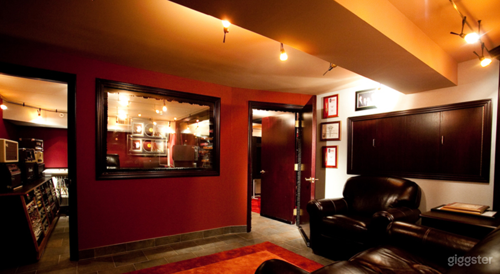Luxury Music Recording Studio Photo 4