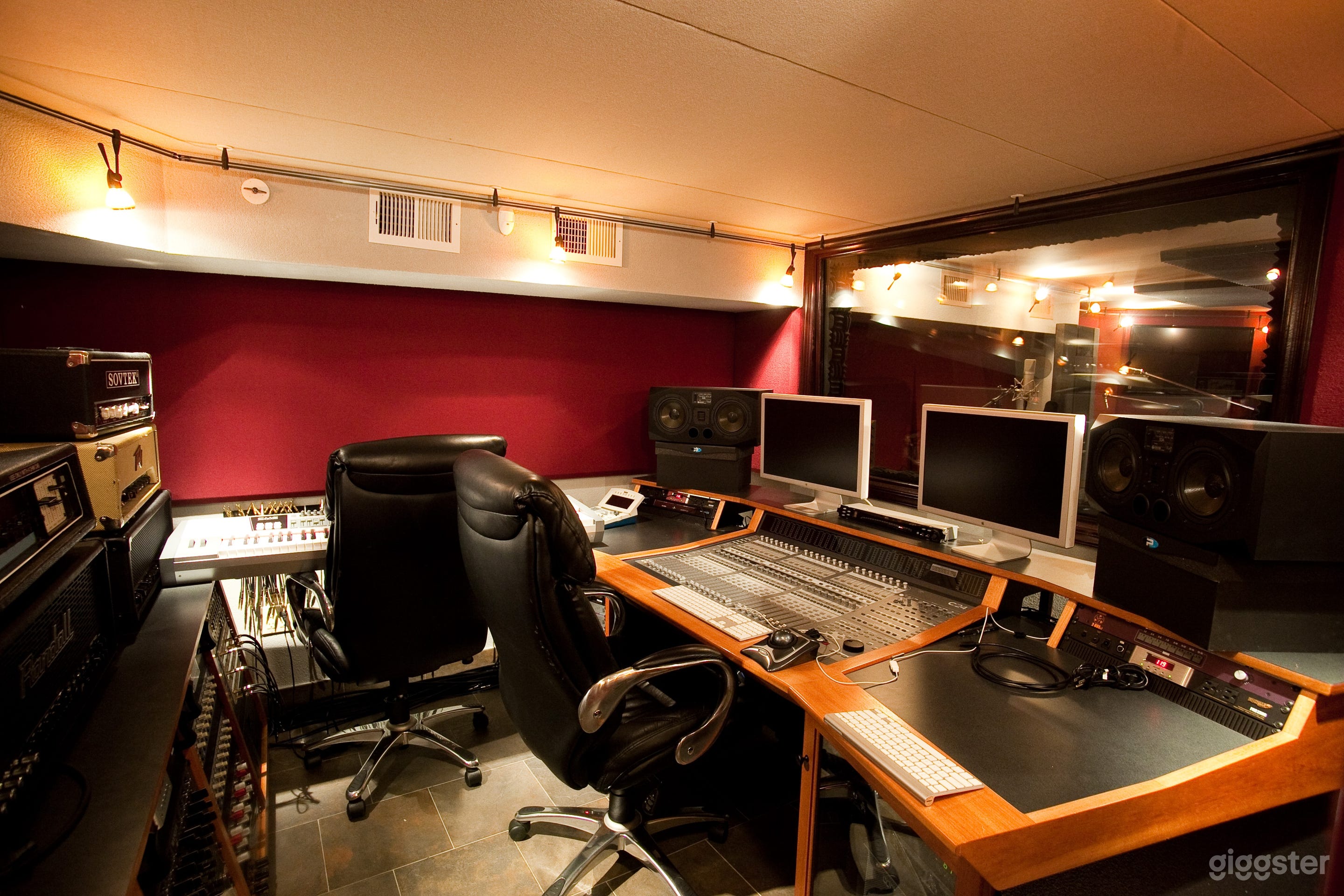 Luxury Music Recording Studio Photo 2