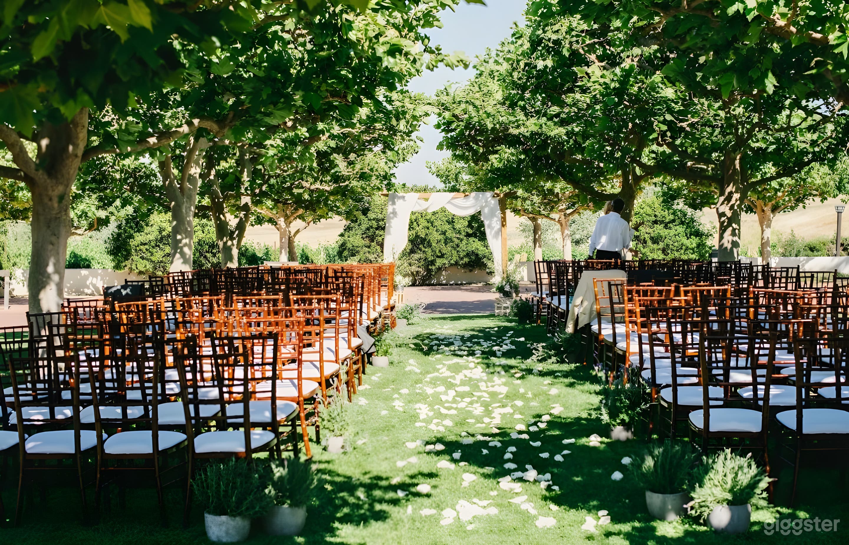 The Circular Courtyard Photo 3