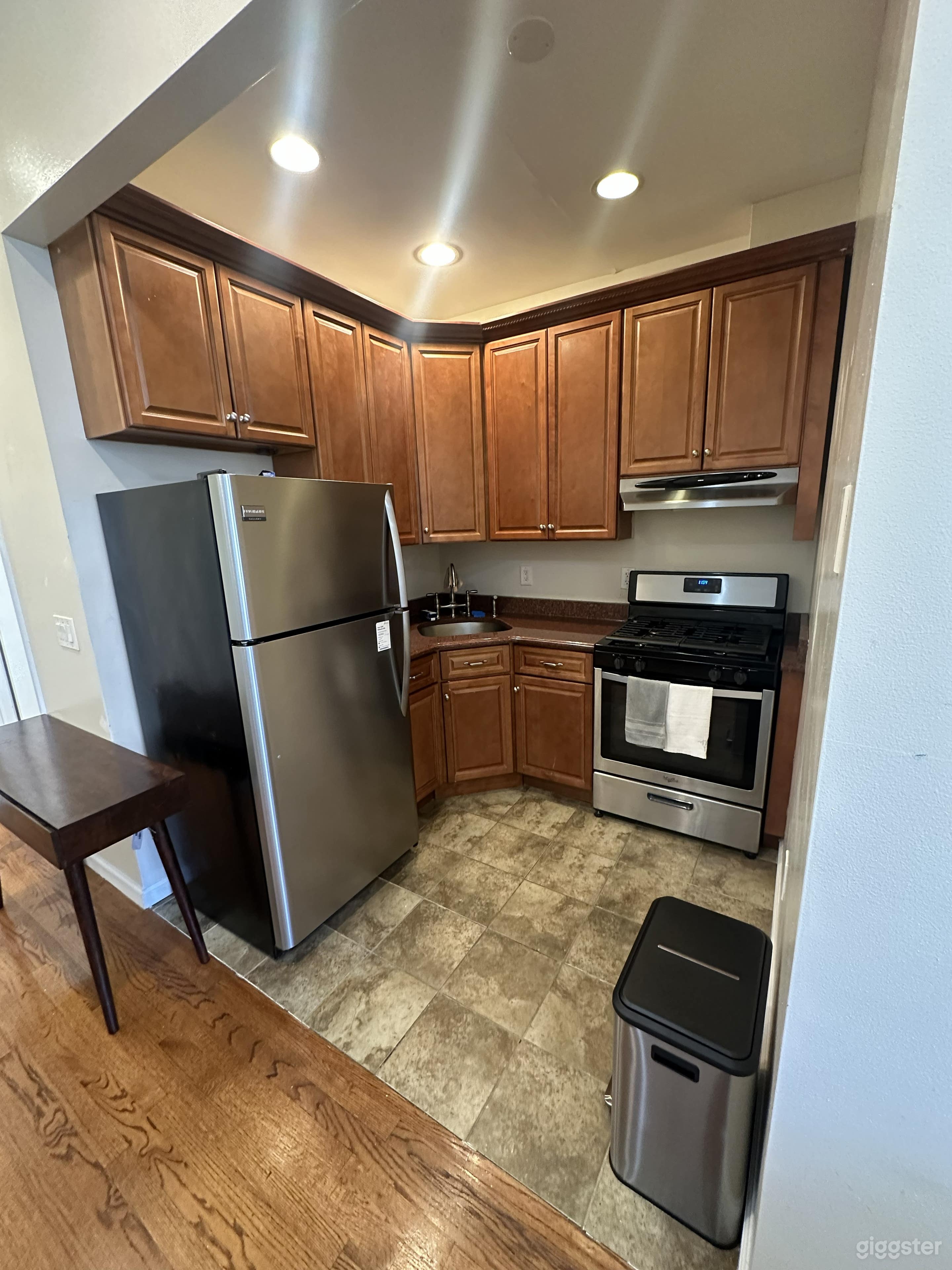 Private Furnished Harlem Brownstone Apartment Photo 4