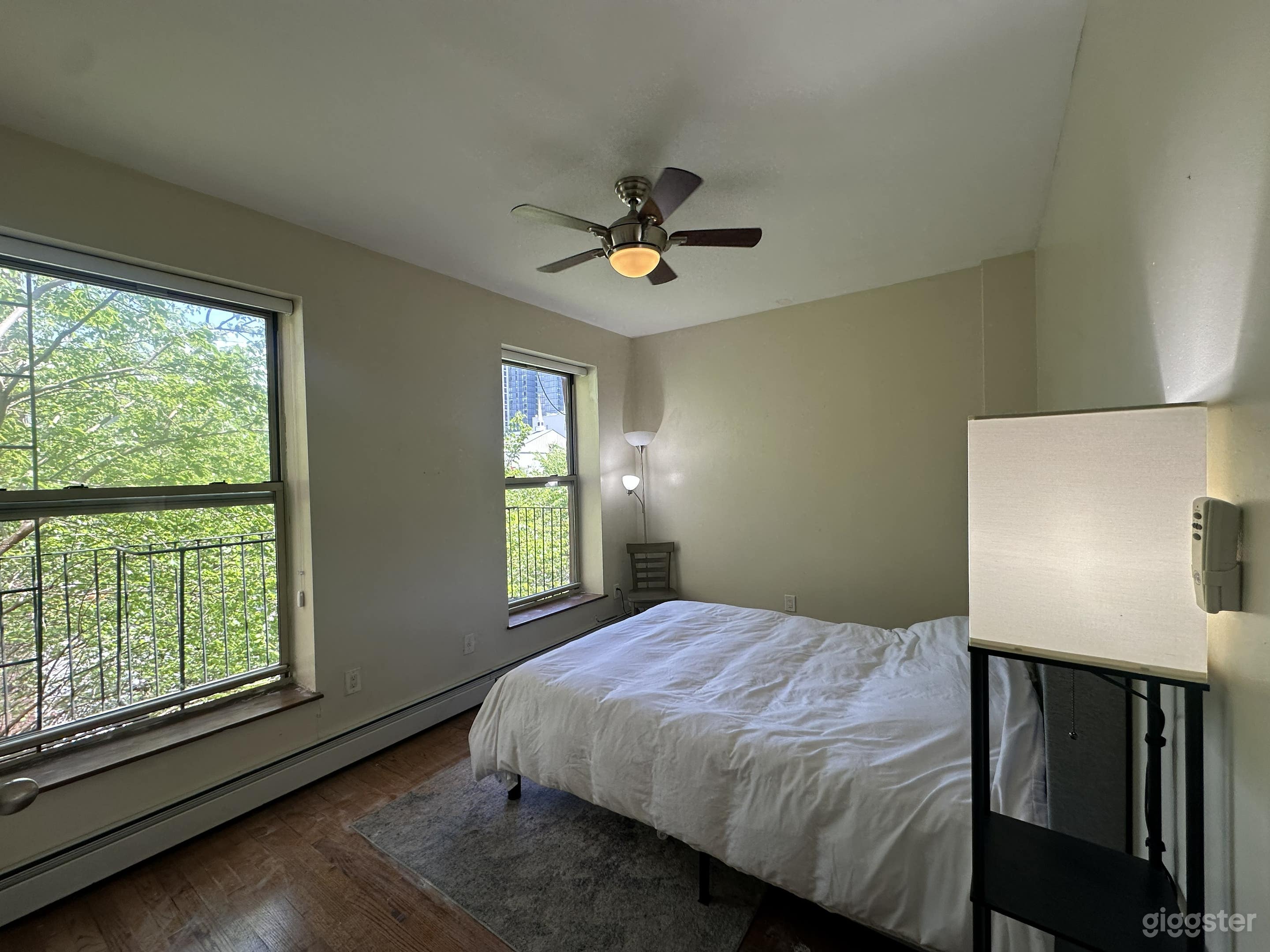 Private Furnished Harlem Brownstone Apartment Photo 3