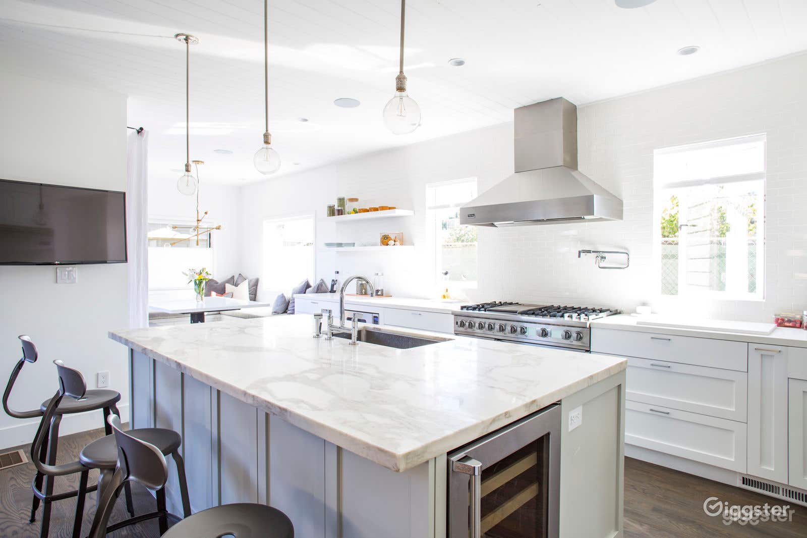 Newly Renovated Craftsman Photo 4