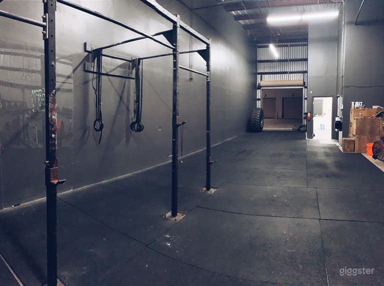  Estudio de fitness en almacén 