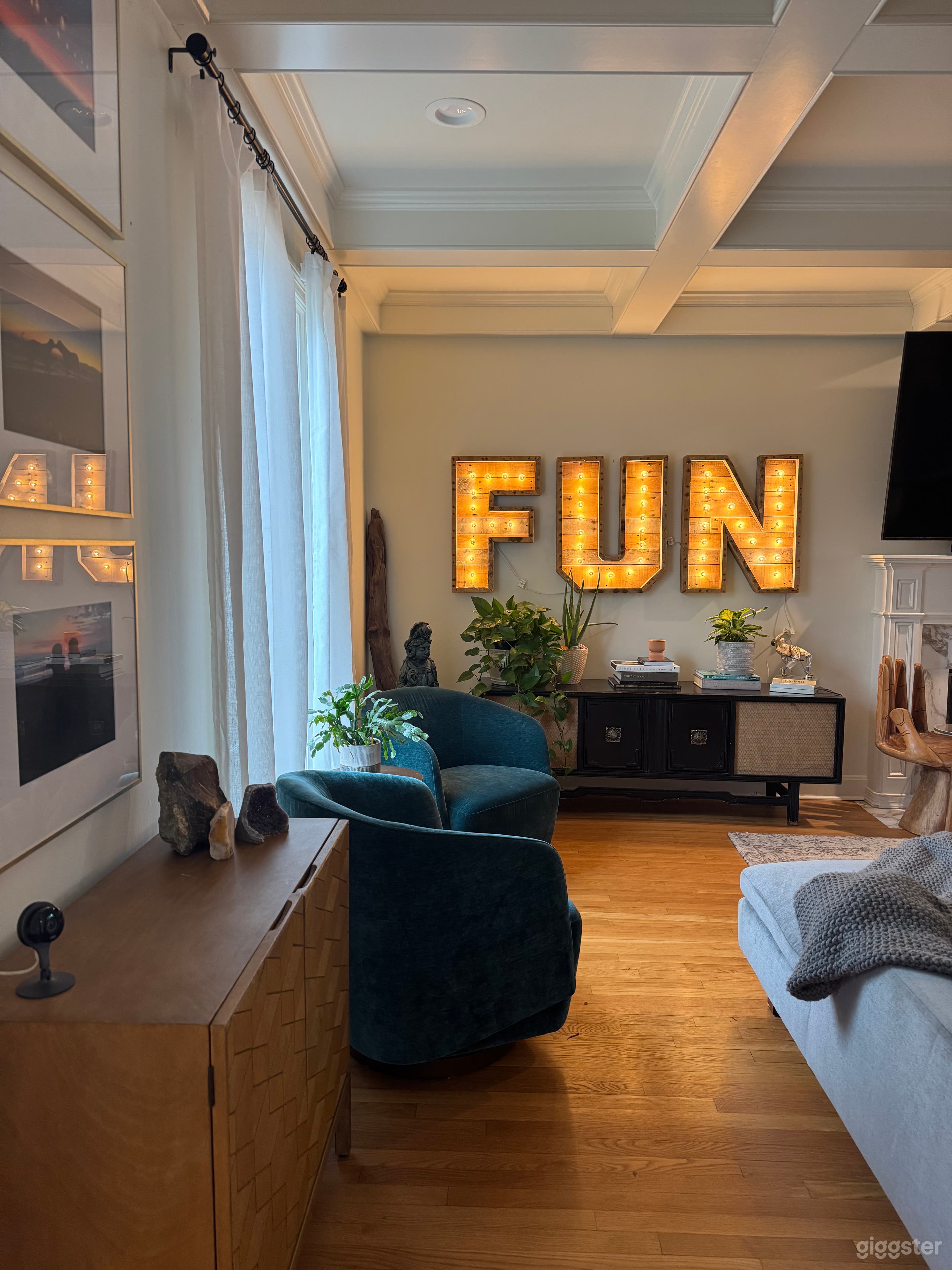 Eclectic home with lots of plants &amp; crystals  Photo 1