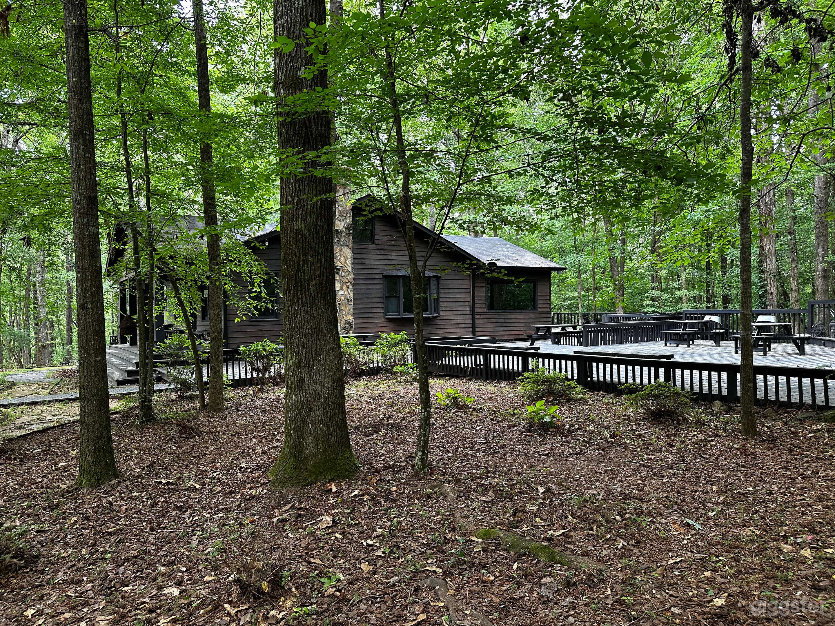 Cabin House Outdoor Retreat Space Photo 3