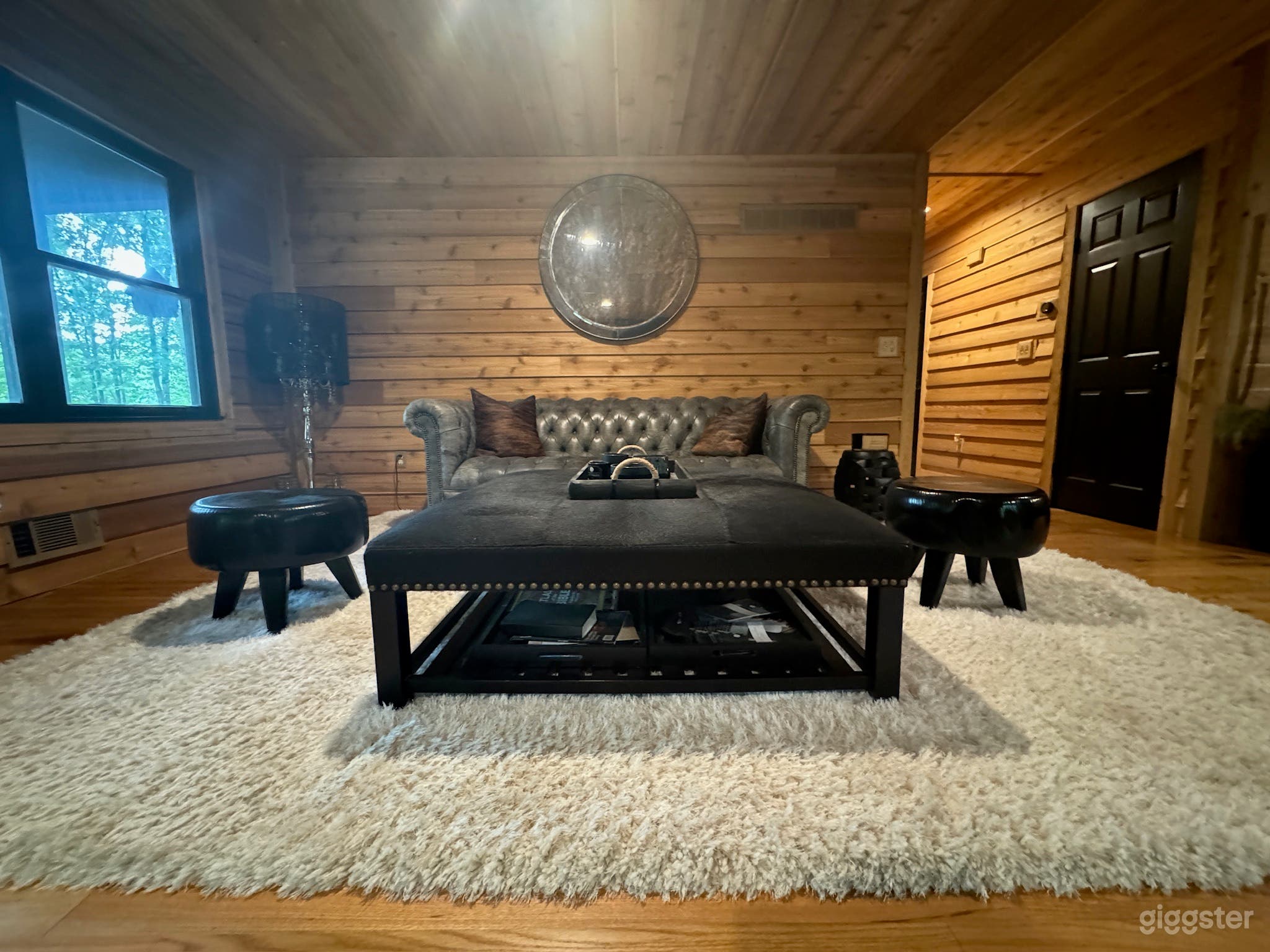 Cabin House Outdoor Retreat Space Photo 4