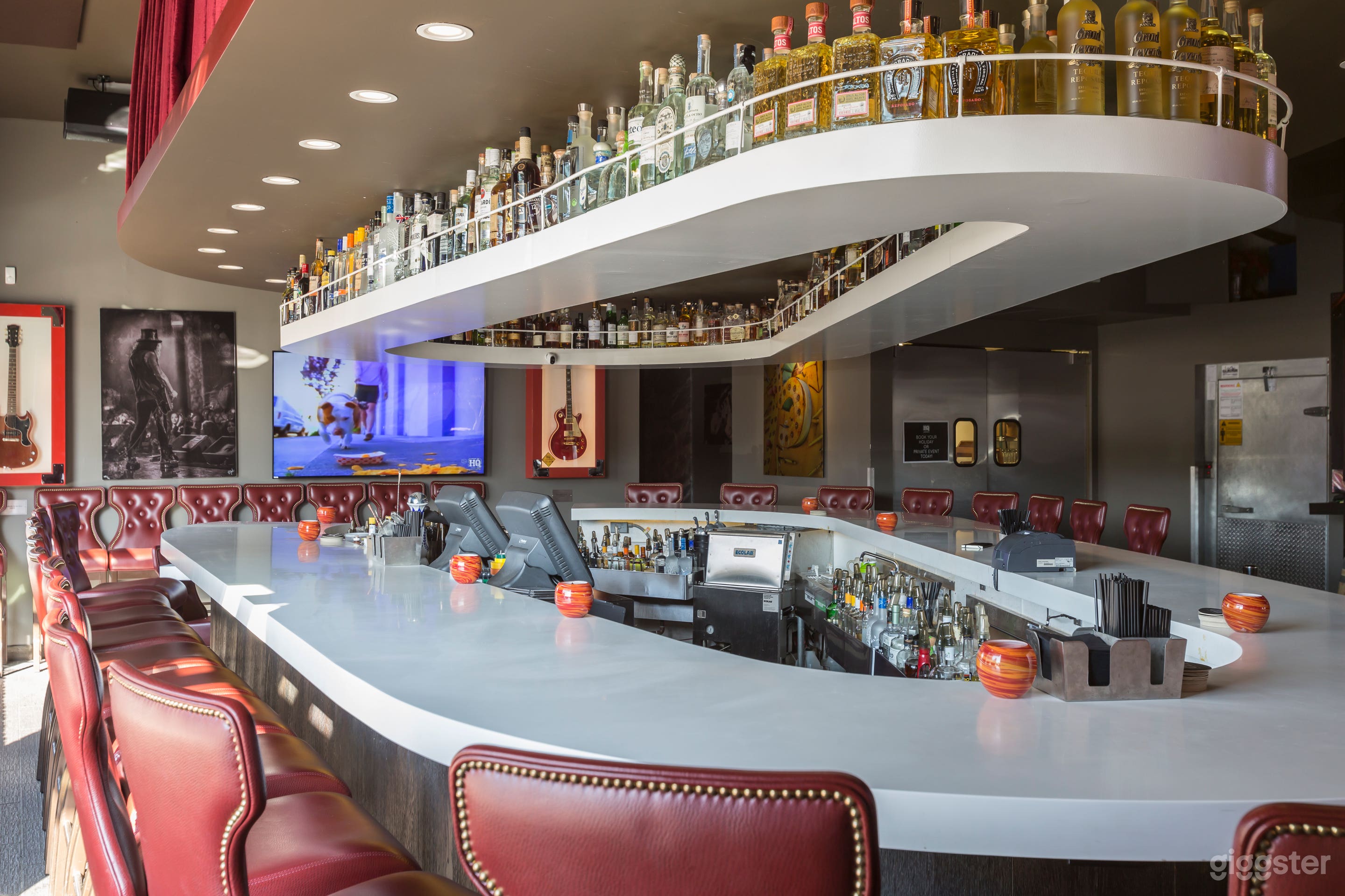 Music-Themed Bar  Photo 1