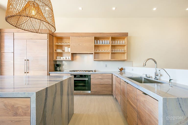  Modern Luxury Beach Home w/ Roof Deck 