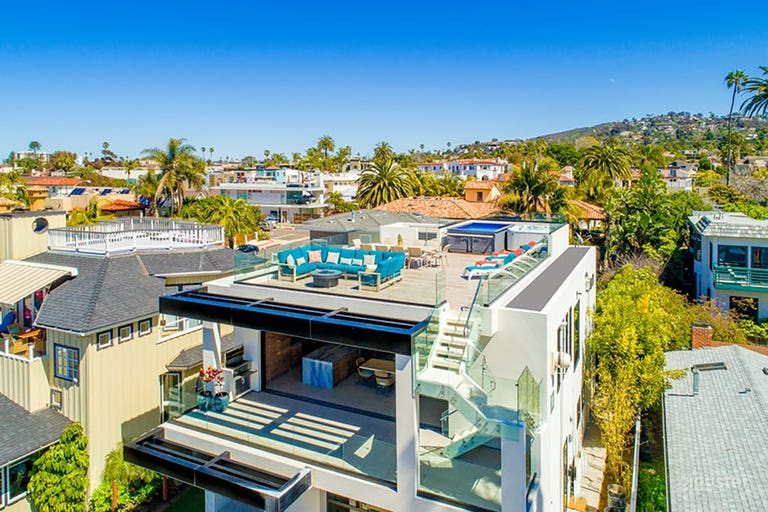  Modern Luxury Beach Home w/ Roof Deck 