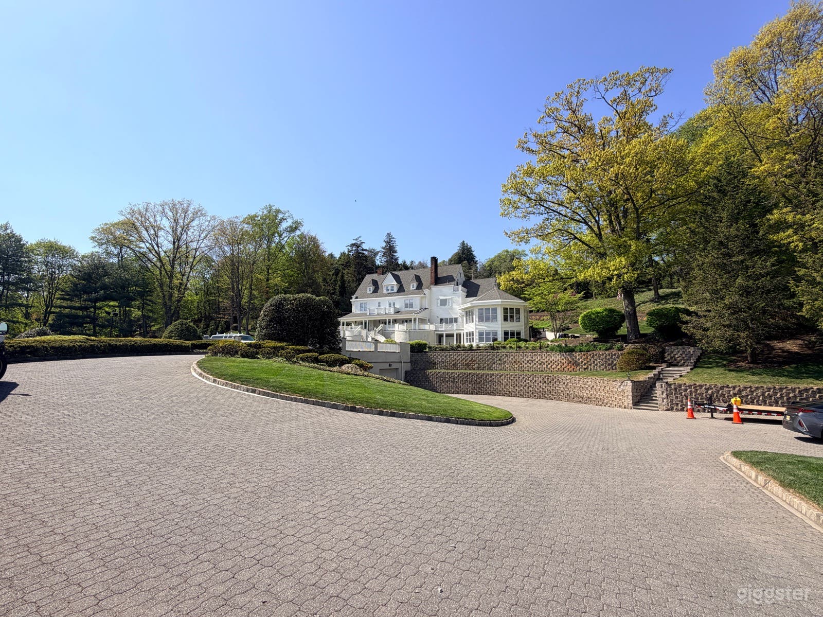 Spectacular beachfront home with pool, tennis court, etc! Photo 1