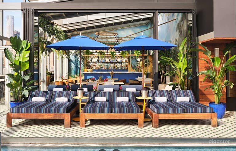  Lounge junto a la piscina Skyview 