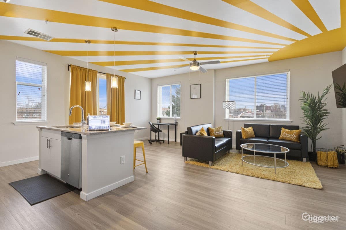 Modern Luxury Suites Apartment Photo 1