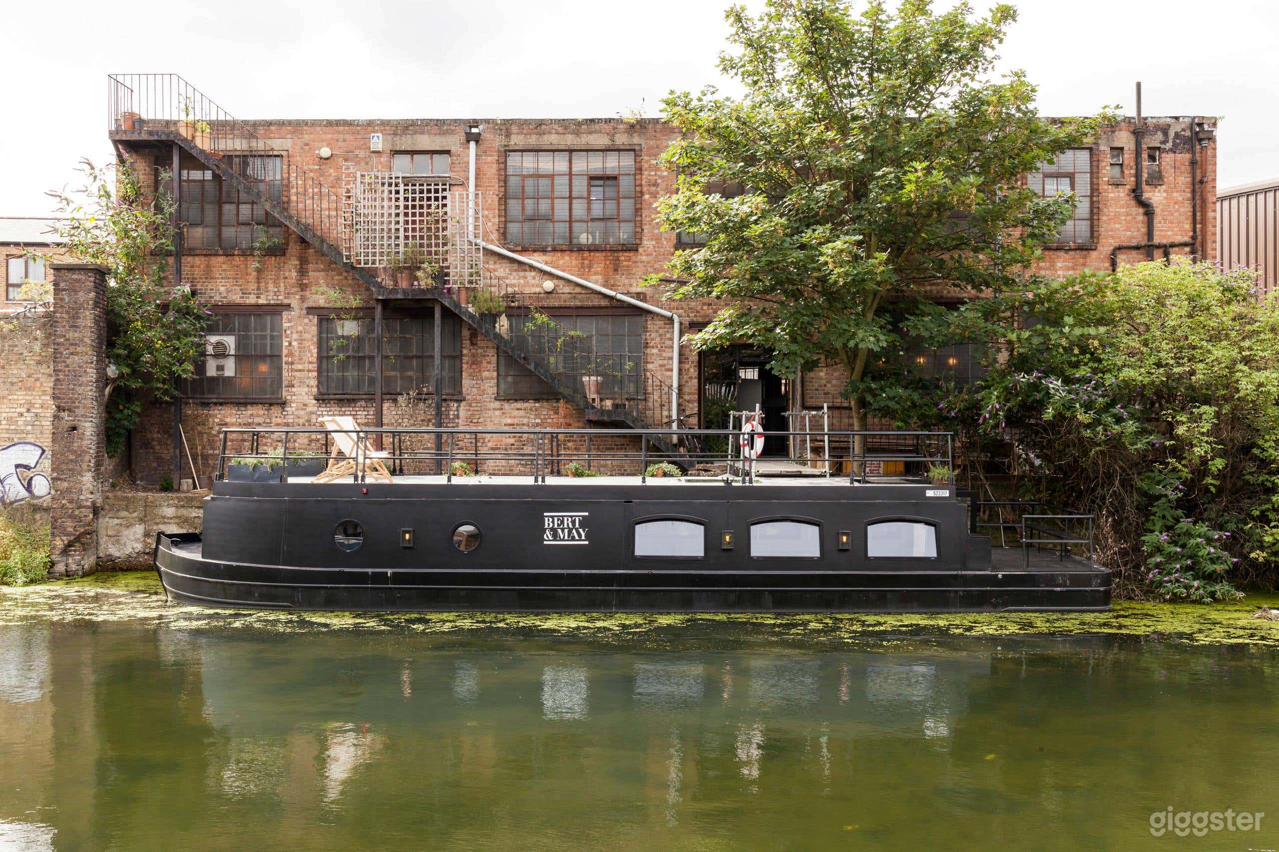 Industrial Warehouse Loft + Private Rooftop & Canal Views Photo 2