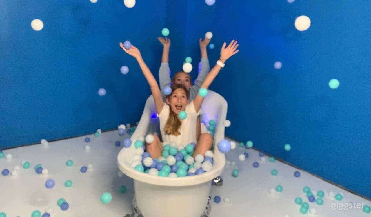 Large Selfie Museum in Orange Beach Photo 2