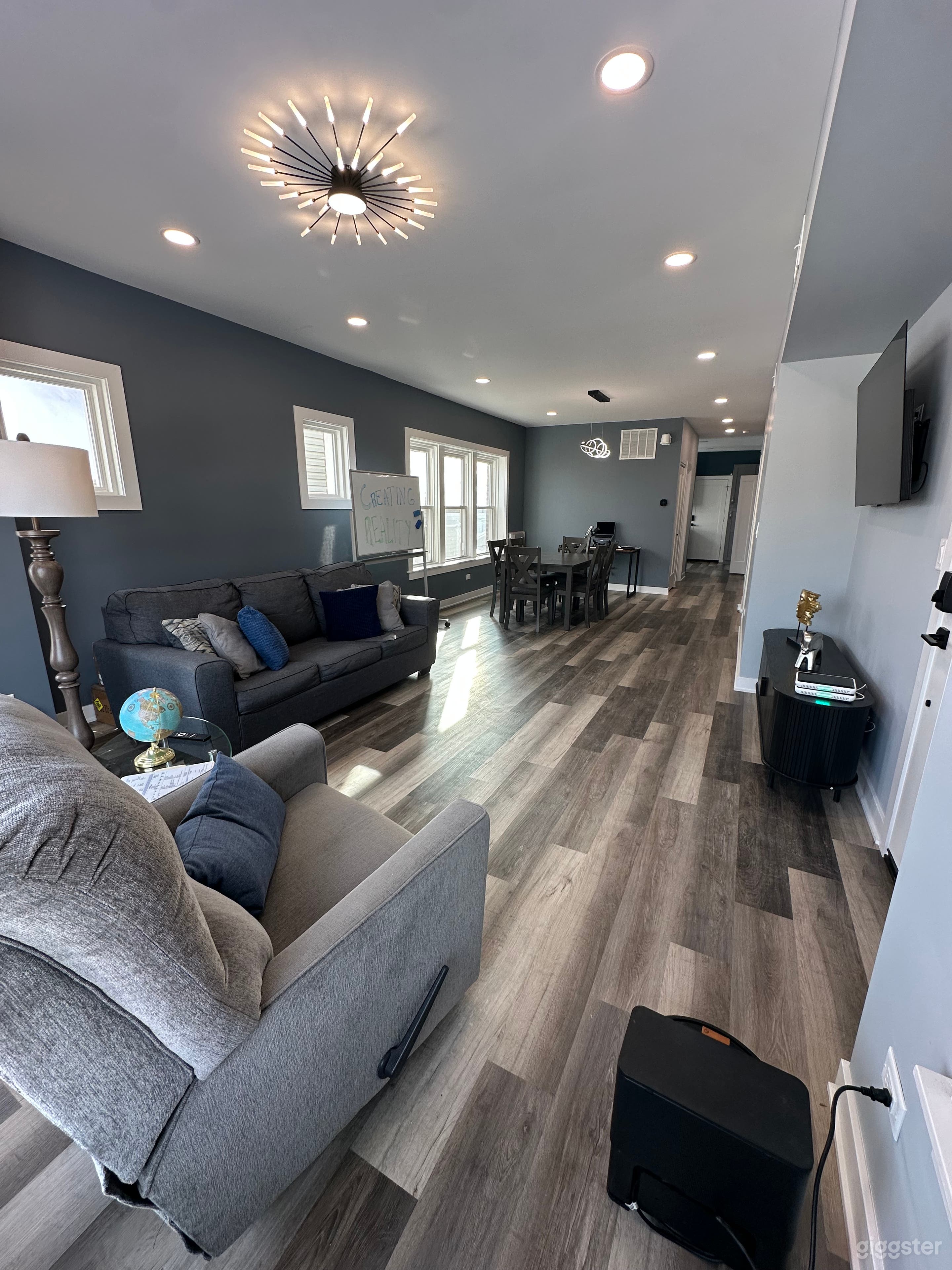 Podcast Enabled Stylish and Modern Urban 3BR Apartment Photo 1