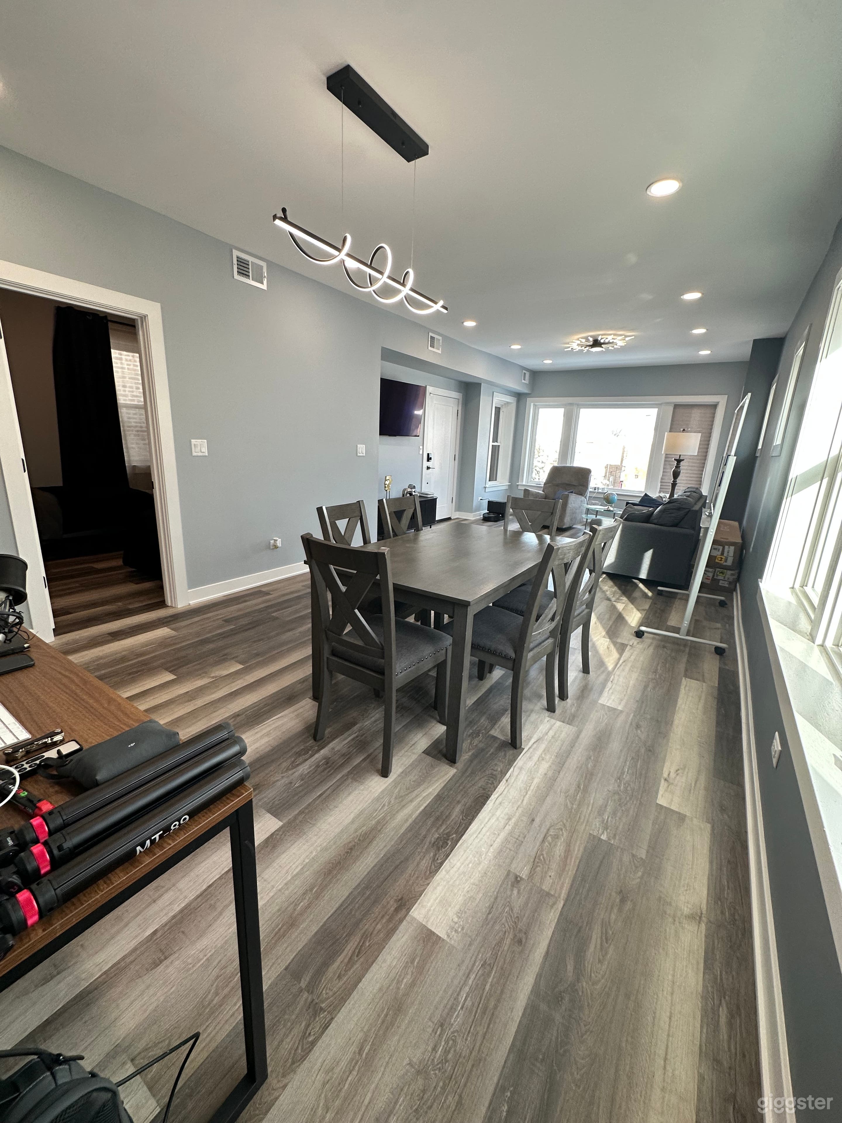 Podcast Enabled Stylish and Modern Urban 3BR Apartment Photo 2