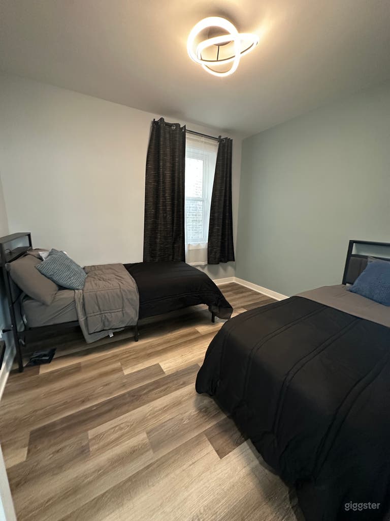  Podcast Enabled Stylish and Modern Urban 3BR Apartment 