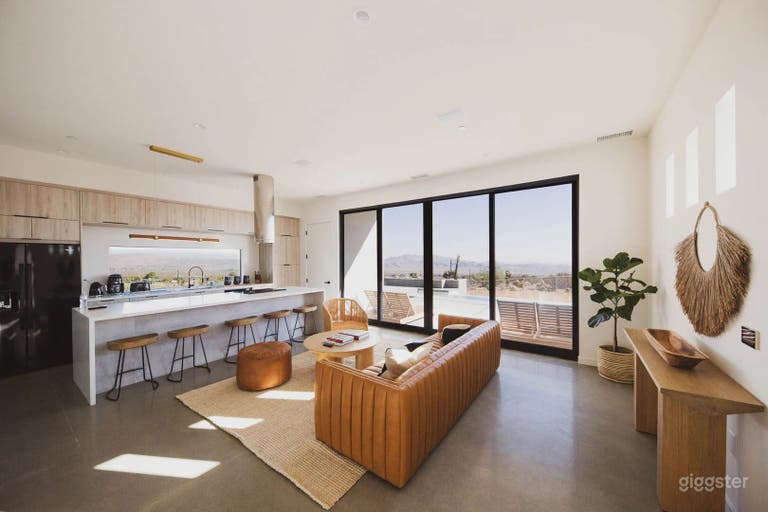  White Casita | Modern w Pool + Spa 