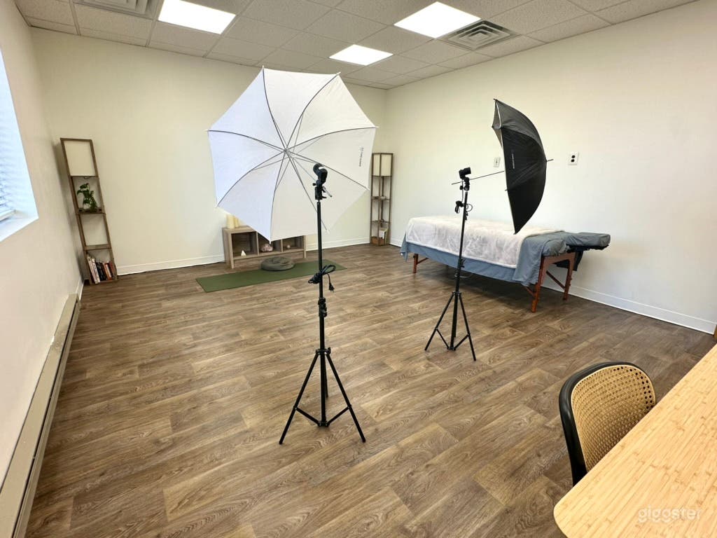 Cozy &amp; Quiet Urban Therapy Studio  Photo 4