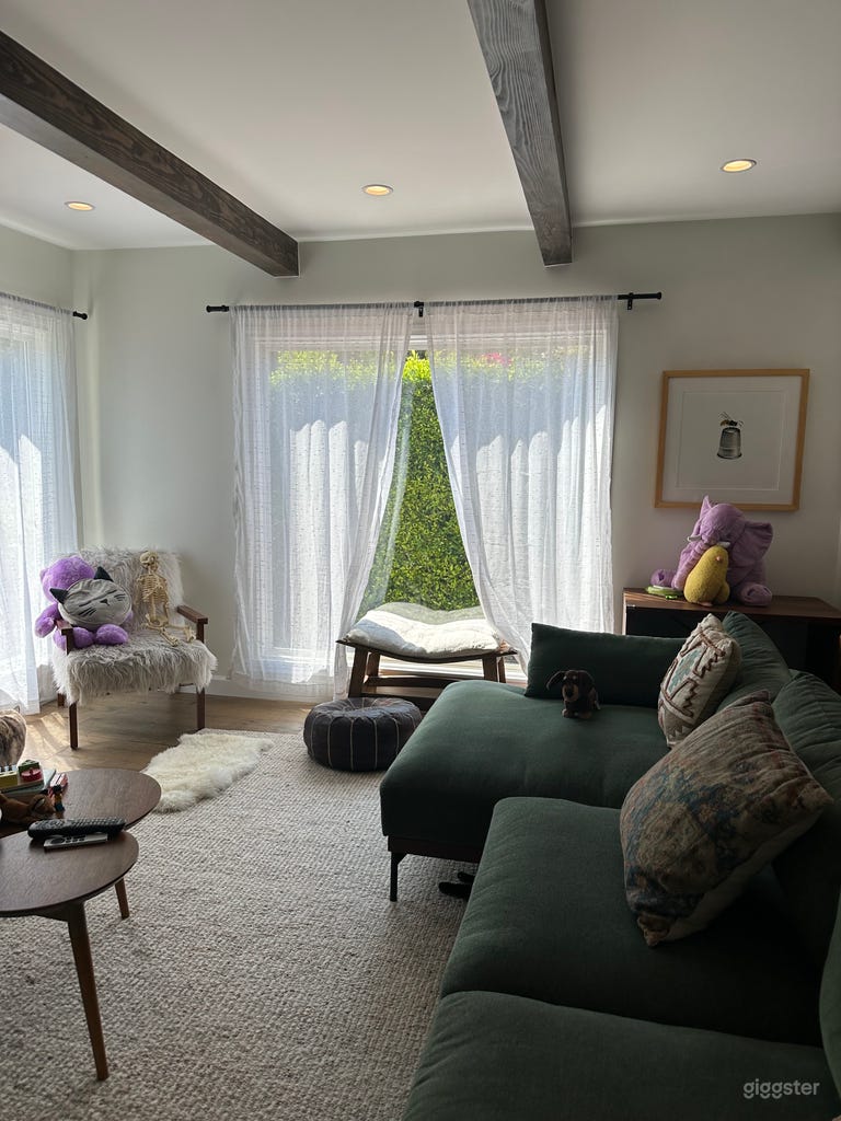  Spanish Bungalow with Gorgeous Private Pool 