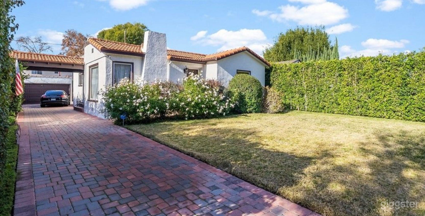 Spanish Bungalow with Gorgeous Private Pool Photo 2