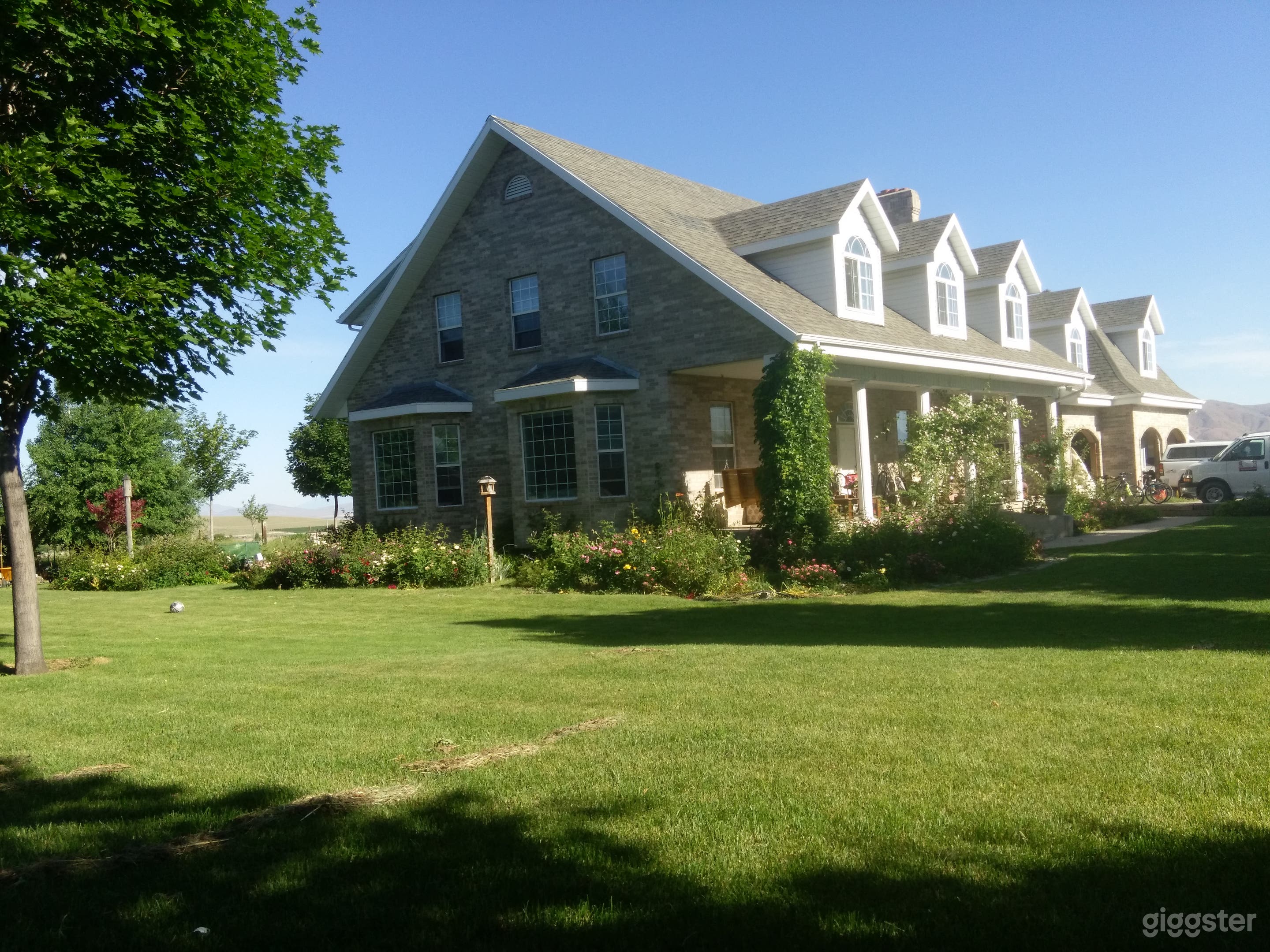 The Farm House and Gardens 