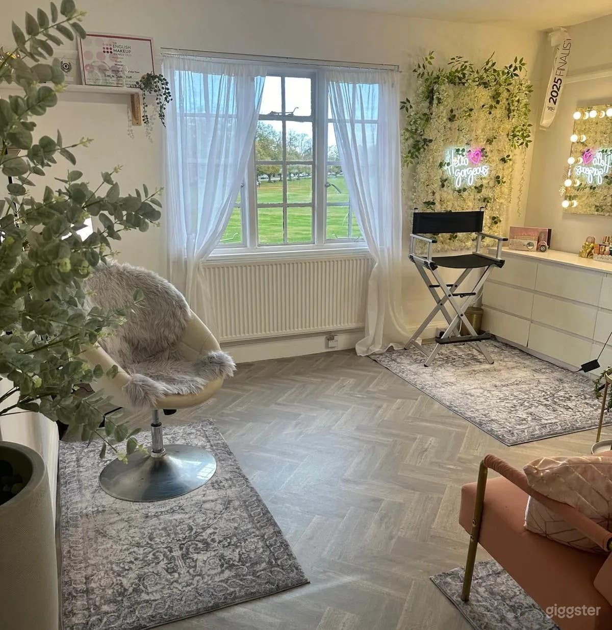 Stunning Studio for Hair, Makeup, Photography & Events Photo 4